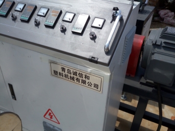 青岛诚信和蜂窝板生产线